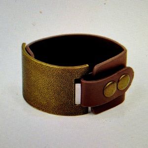 Paparazzi
Studded
Synchronism -
Brass & Bracelet